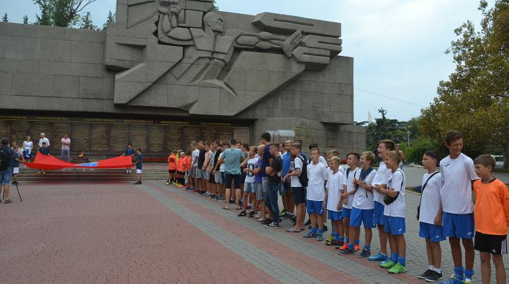 В Севастополе прошла церемония «Напутствие юным футболистам»